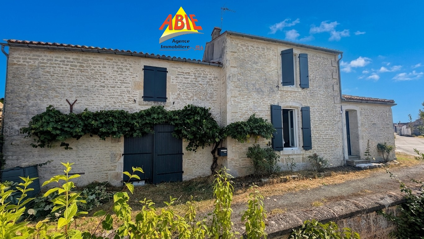 Belle maison en pierre de 103 m2 MAILLE 85 MARAIS POITEVIN