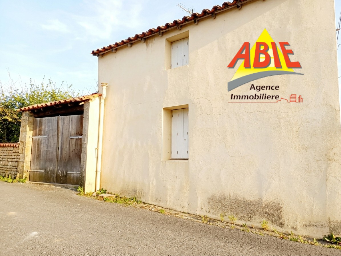 SAINT HILAIRE DES LOGES - Maison 107 m2.